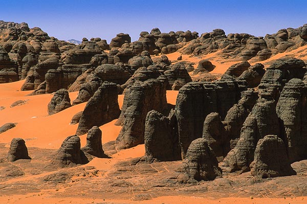 Tamanrasset-Djanet-piste-Sahara-desert